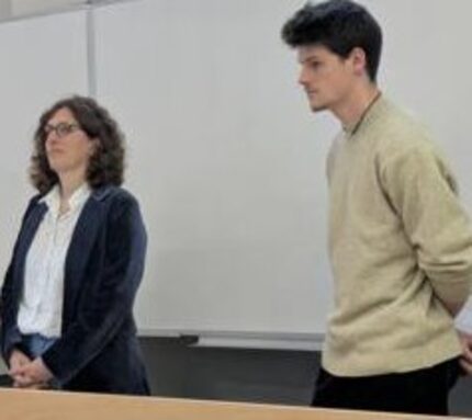 Les deux conférenciers.
Photo le DL/P.-L.Z.